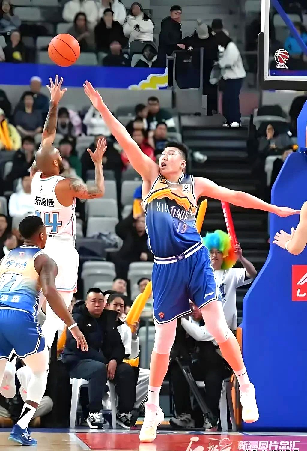 CBA常规赛赛程吃紧,切尔西清晨门线救险,质疑声仍在,团队化学反应显著 CBA常规赛赛程吃紧,切尔西清晨门线救险,质疑声仍在,团队化学反应显著